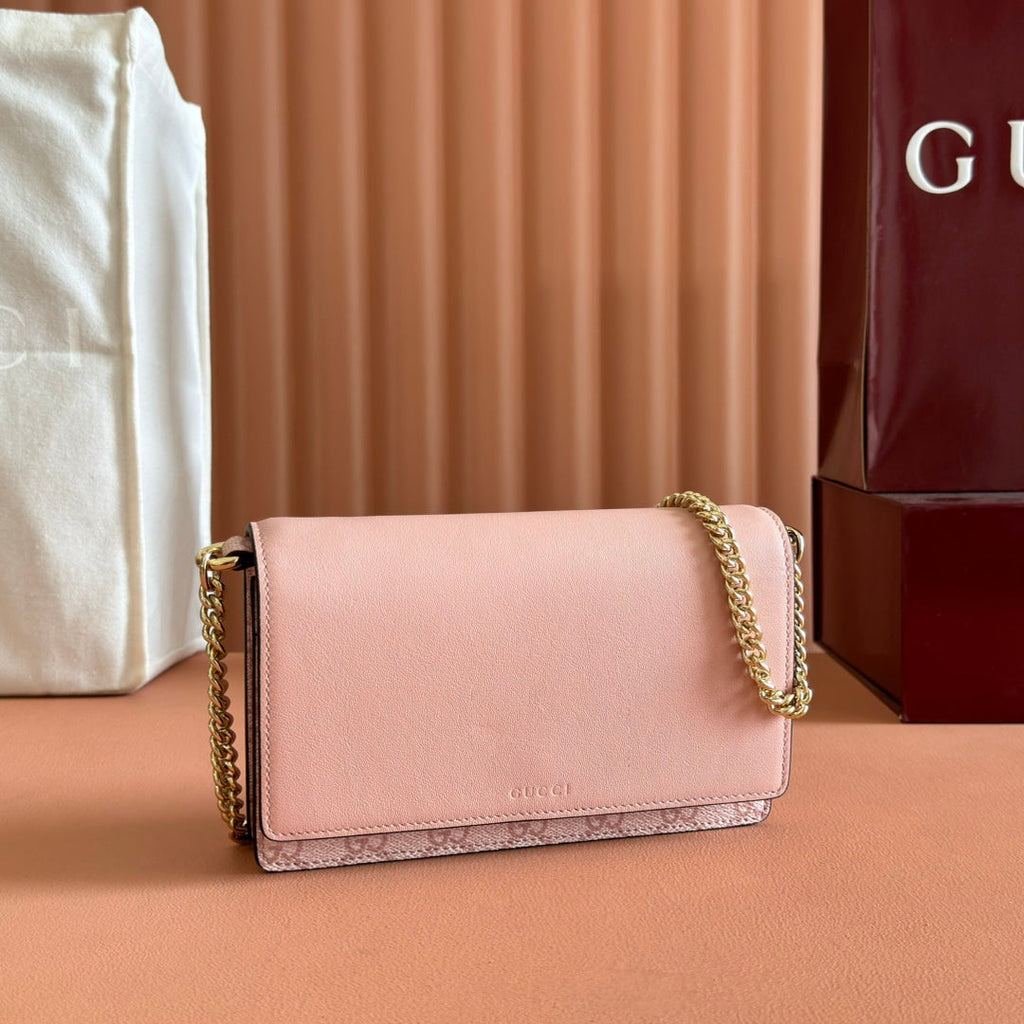 GUCCI EMBLEM WALLET ON CHAIN 20 IN LIGHT PINK SMOOTH CALFSKIN