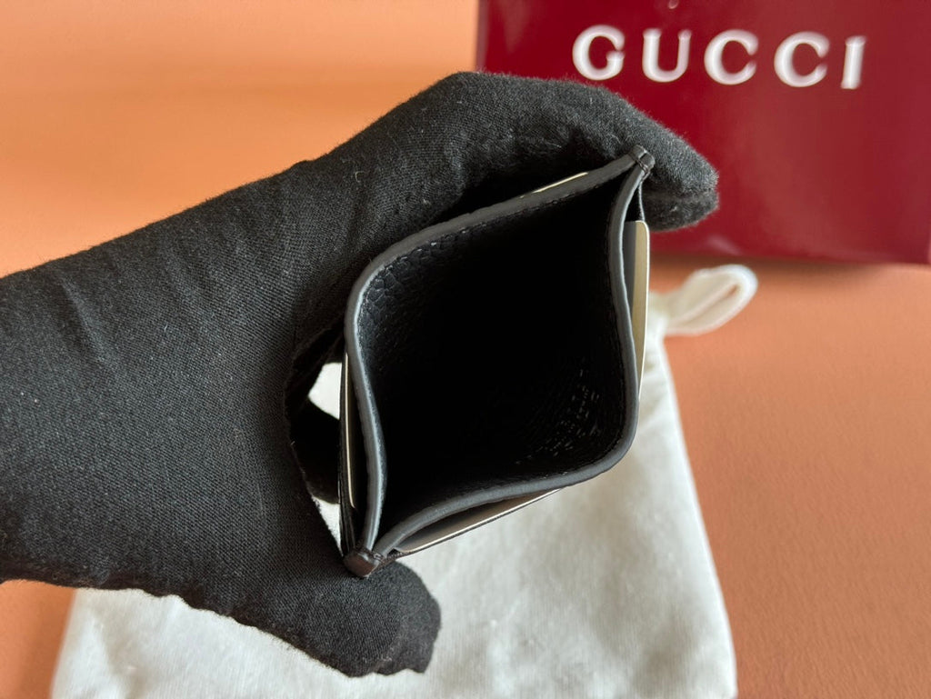 GUCCI EMBLEM CARD CASE 10 IN BLACK  GRAINY CALFSKIN
