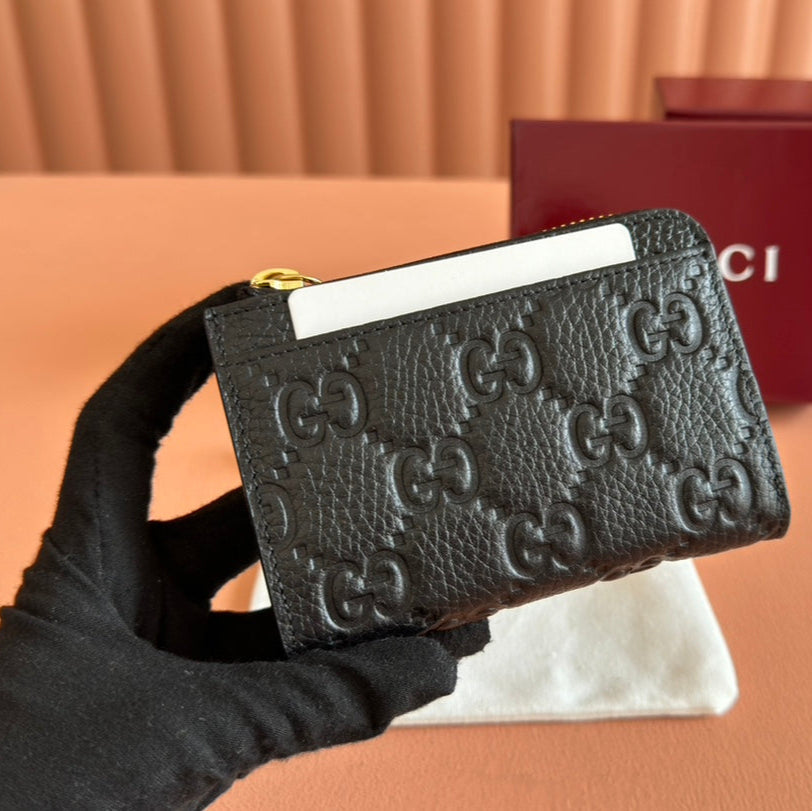 GUCCI EMBLEM ZIP CARD CASE 13 IN BLACK  GRAINY CALFSKIN