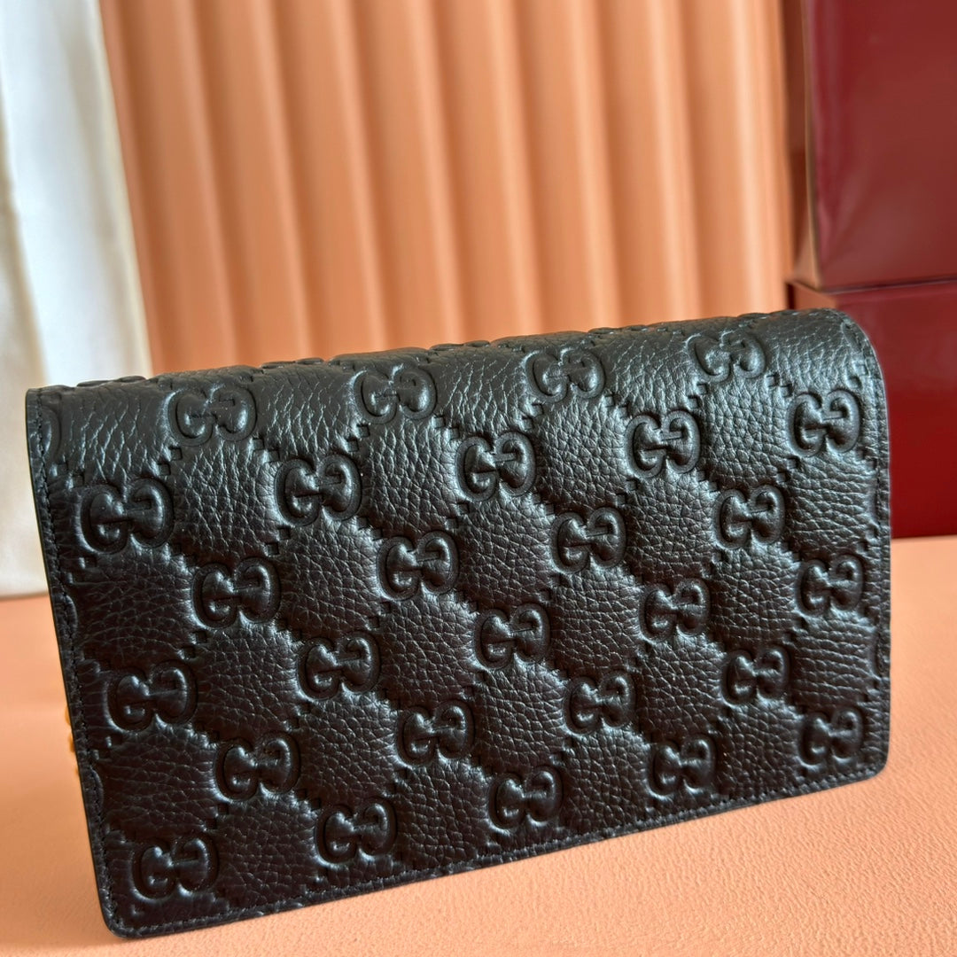 GUCCI EMBLEM WALLET ON CHAIN 20 IN BLACK SMOOTH  CALFSKIN