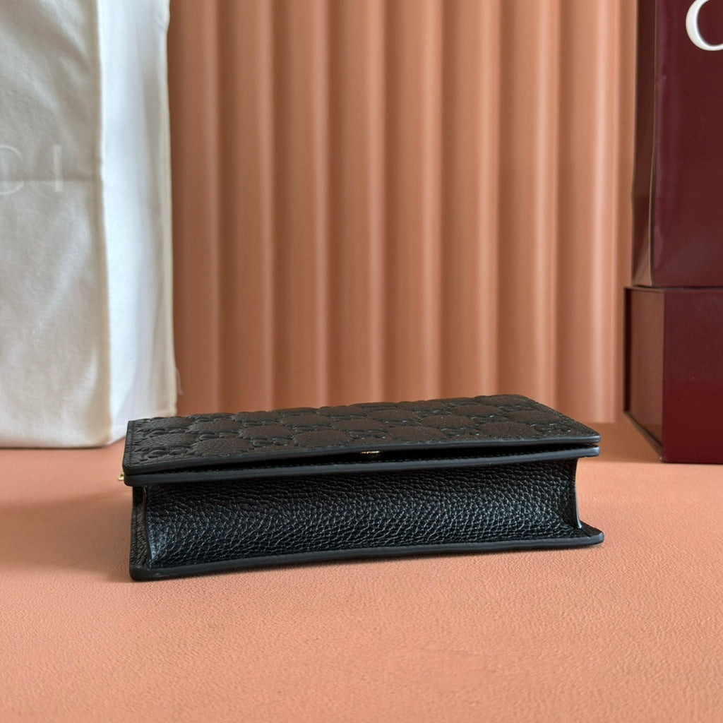 GUCCI EMBLEM WALLET ON CHAIN 20 IN BLACK SMOOTH  CALFSKIN