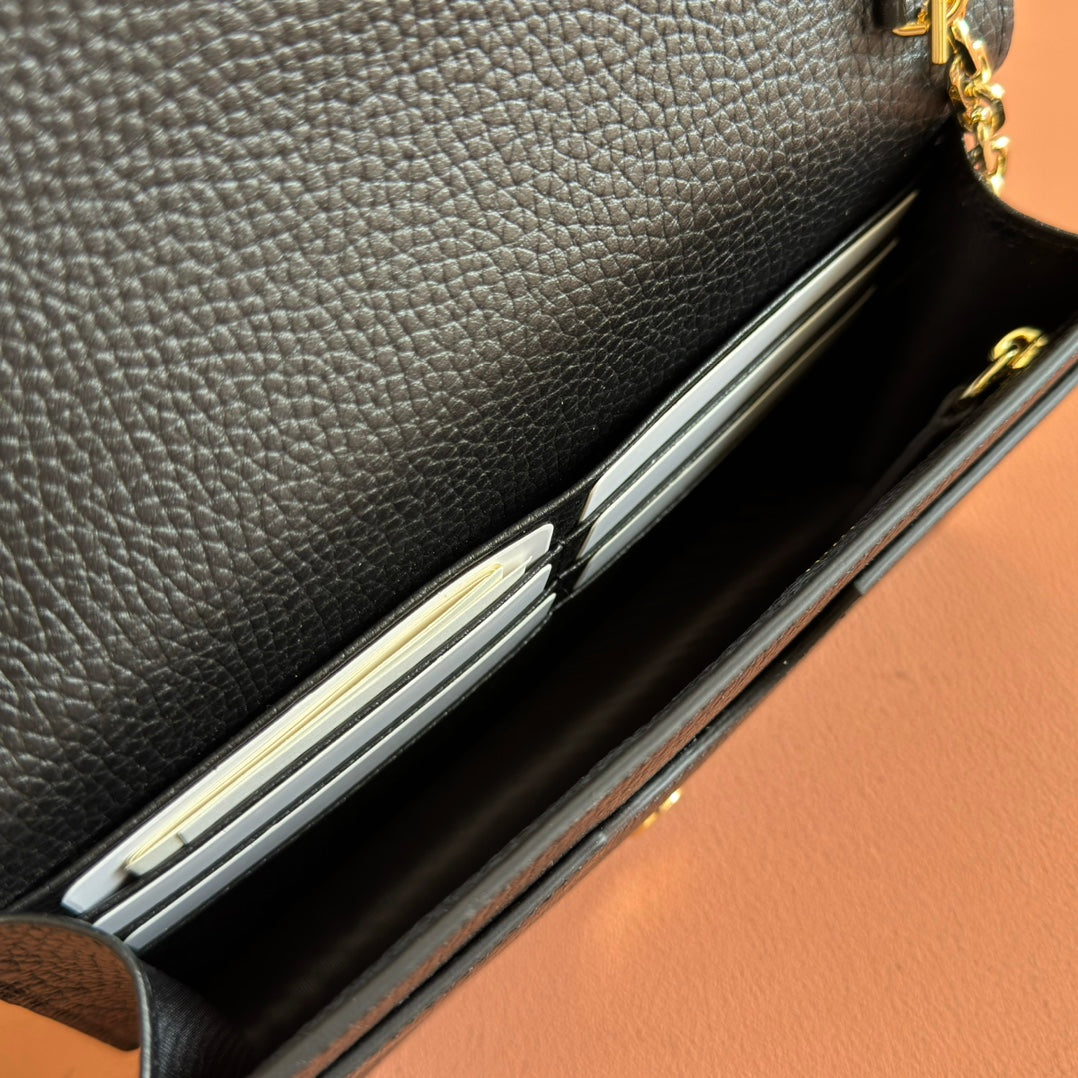GUCCI EMBLEM WALLET ON CHAIN 20 IN BLACK SMOOTH  CALFSKIN