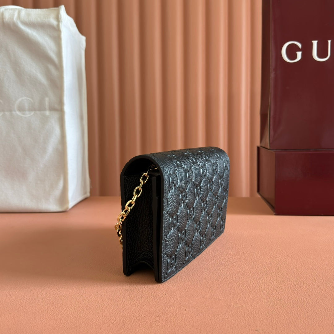 GUCCI EMBLEM WALLET ON CHAIN 20 IN BLACK SMOOTH  CALFSKIN
