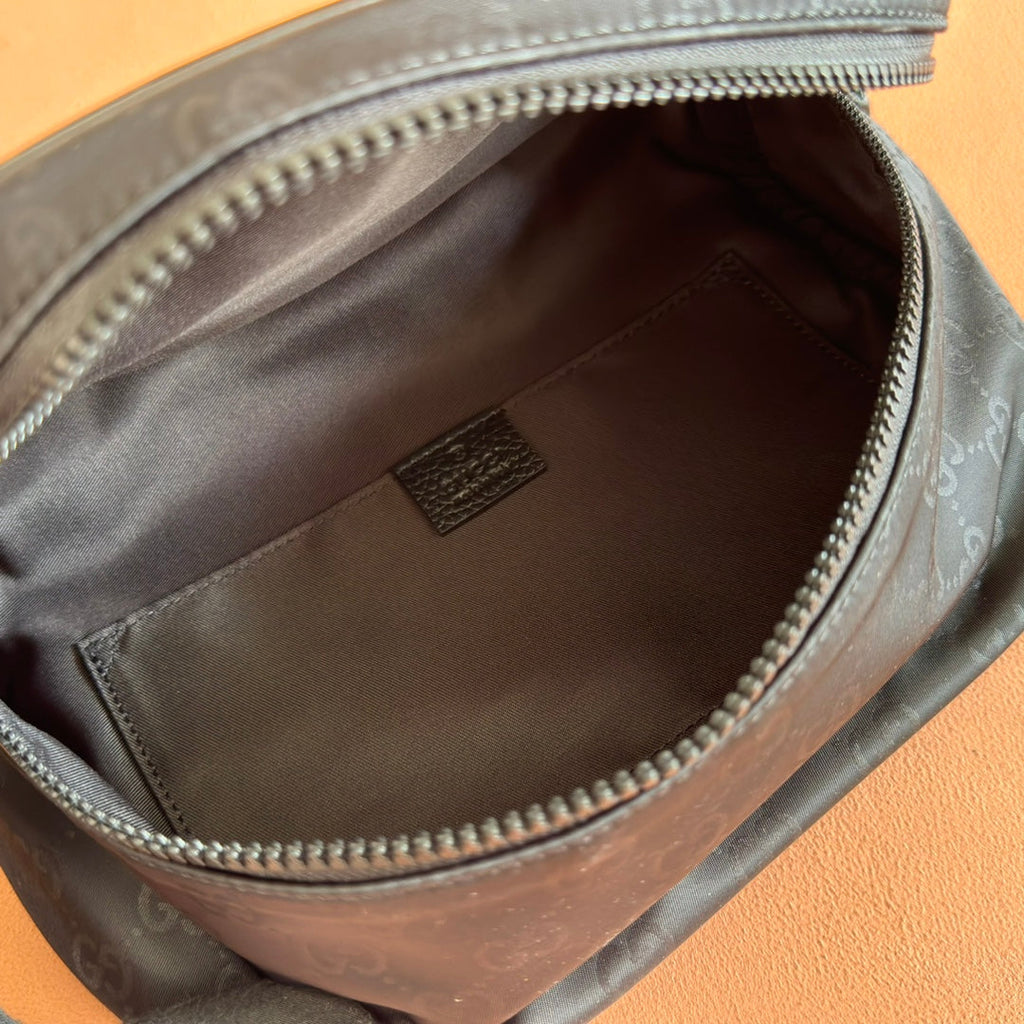 GUCCI BIKE BAG HIPACK 27 IN BLACK  FABRIC