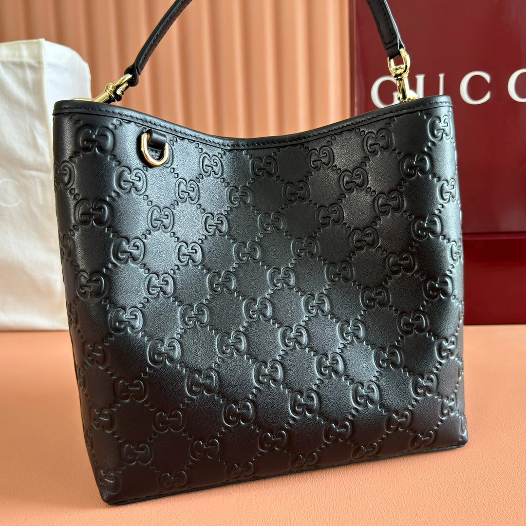 GUCCI 26S HAND BAG 25 IN BLACK CALFSKIN WITH MONOGRAM PATTERN