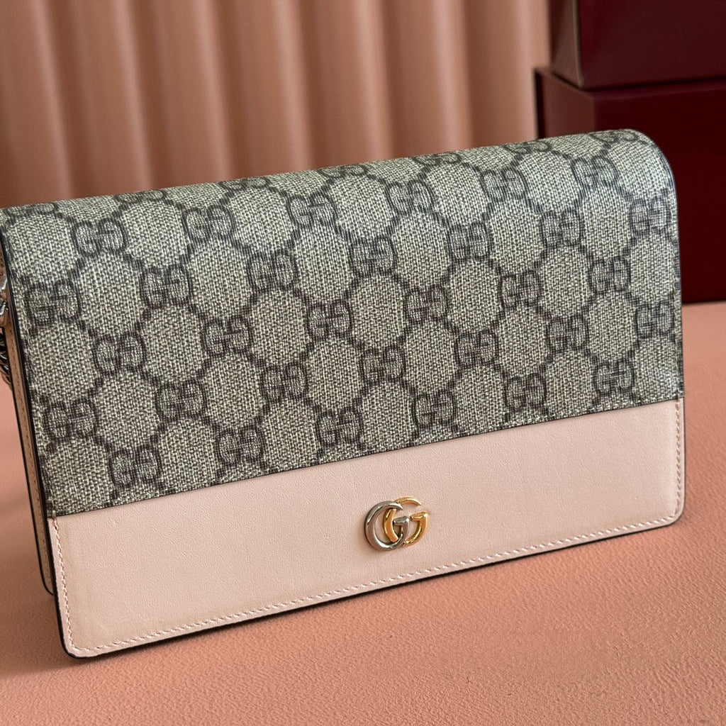 GUCCI MARMONT WALLET ON CHAIN 20 BEIGE AND WHITE IN CALFSKIN