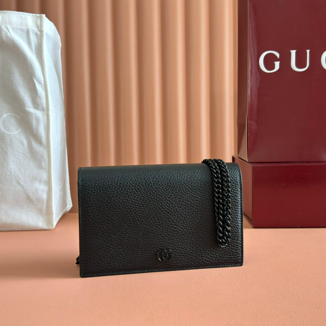GUCCI MARMONT 20 MINI CHAIN BAG IN BLACK CALFSKIN