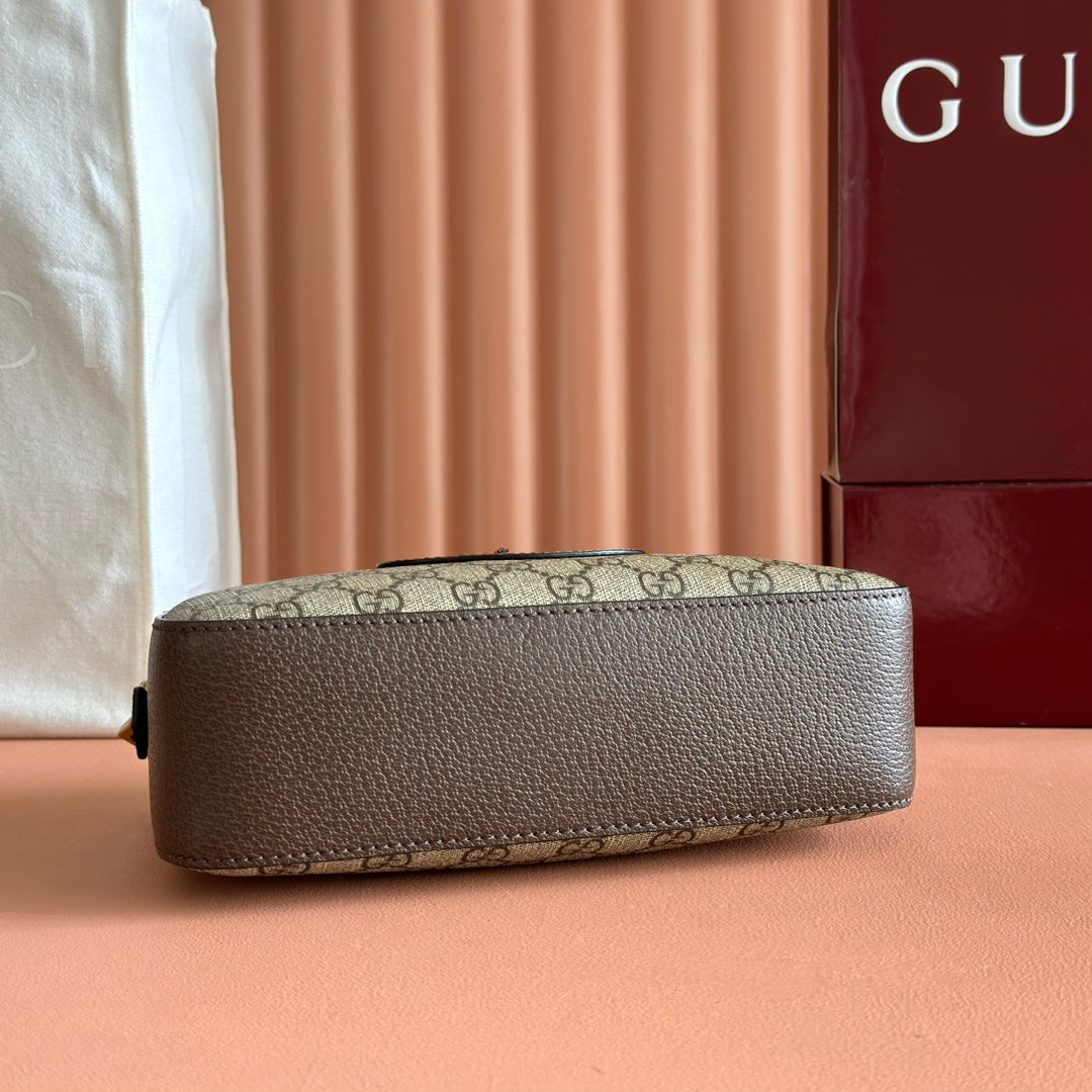 GUCCI NEO VINTAGE  SUPREME TIGER HEAD CROSSBODY BAG 24 IN CANVAS