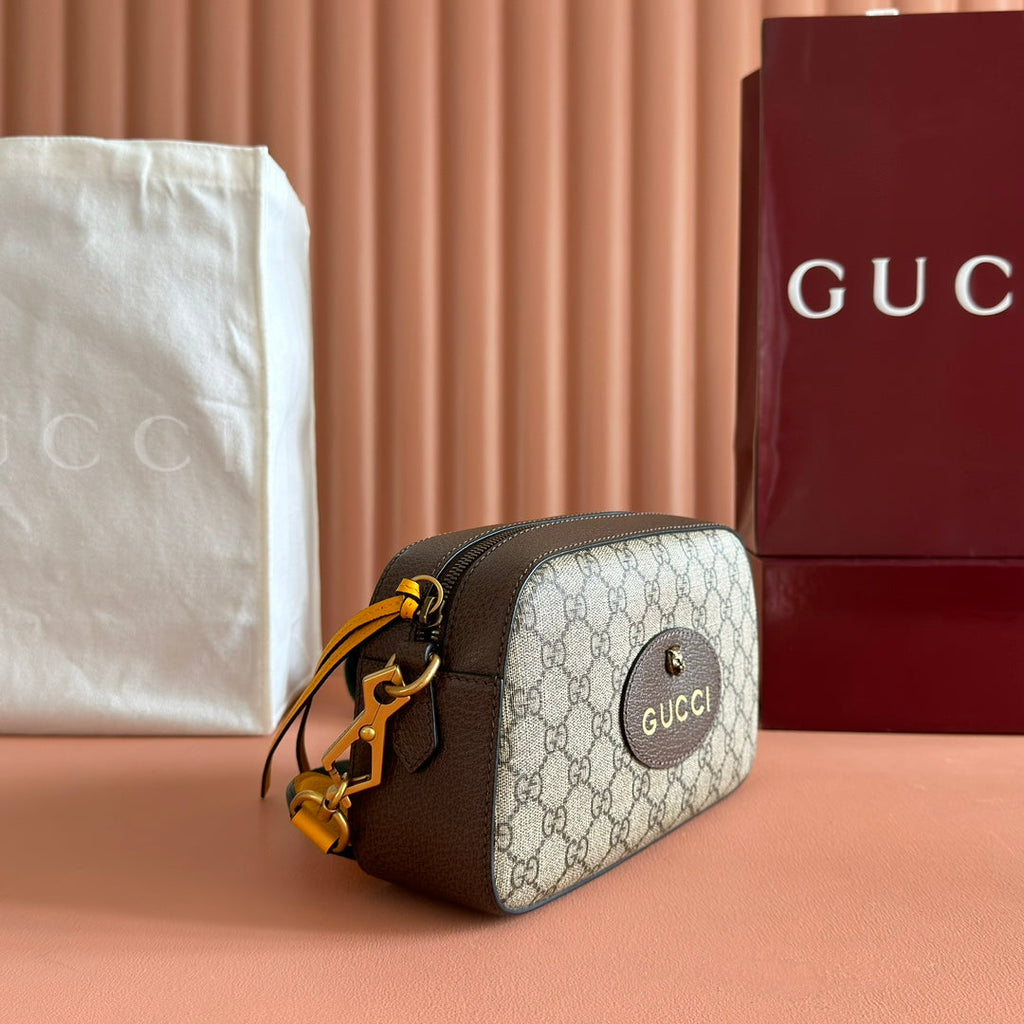GUCCI NEO VINTAGE  SUPREME TIGER HEAD CROSSBODY BAG 24 IN CANVAS
