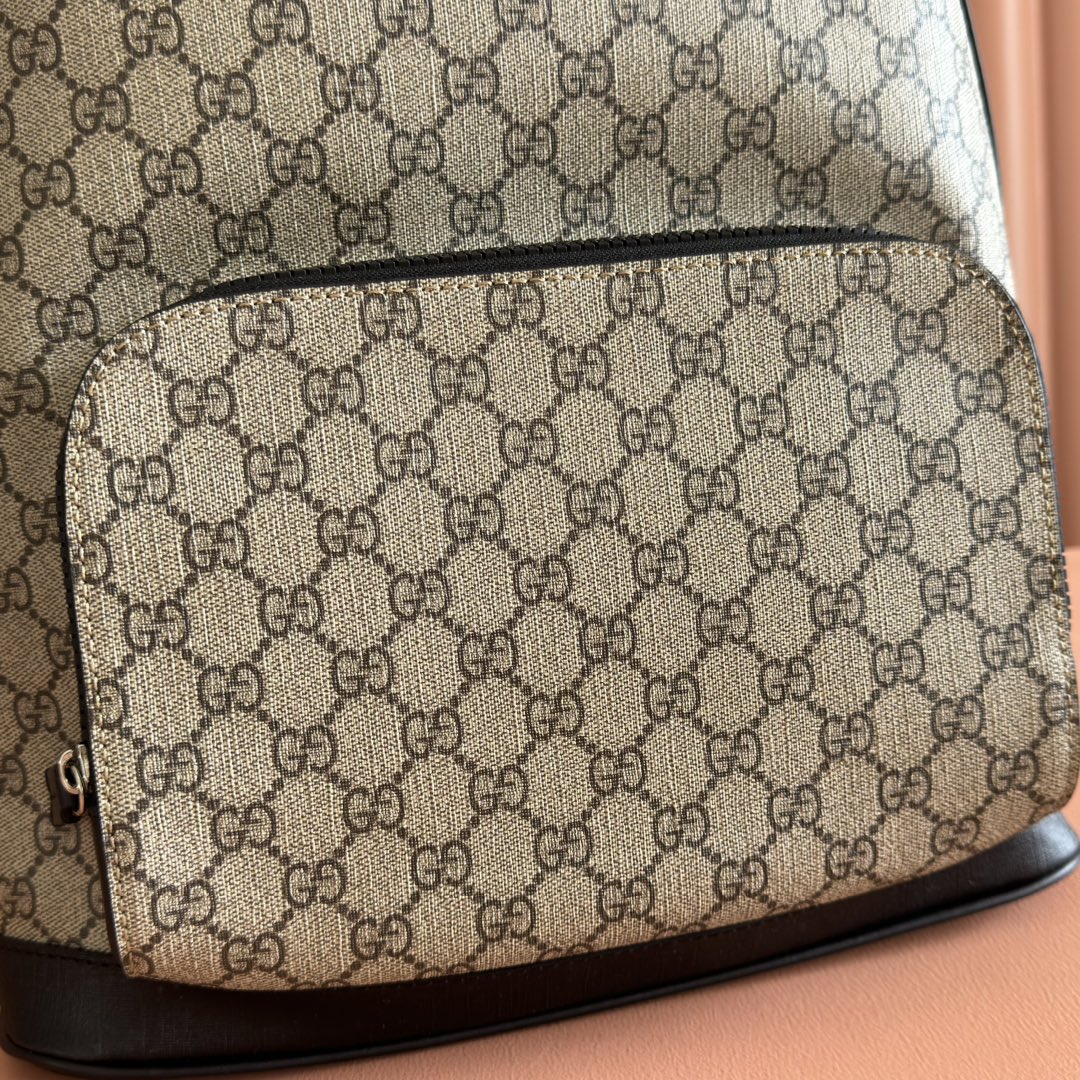 GUCCI EMBOSSED BACKPACK 40 IN BEIGE AND DARK BROWN CALFSKIN