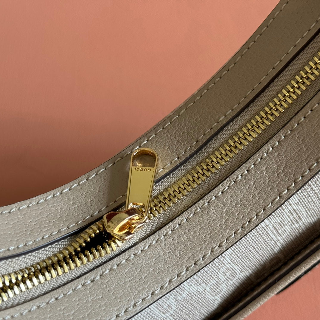 GUCCI SUPREME SHOULDER BAG 22 CREAM IN CANVAS GOLD HARDWARE