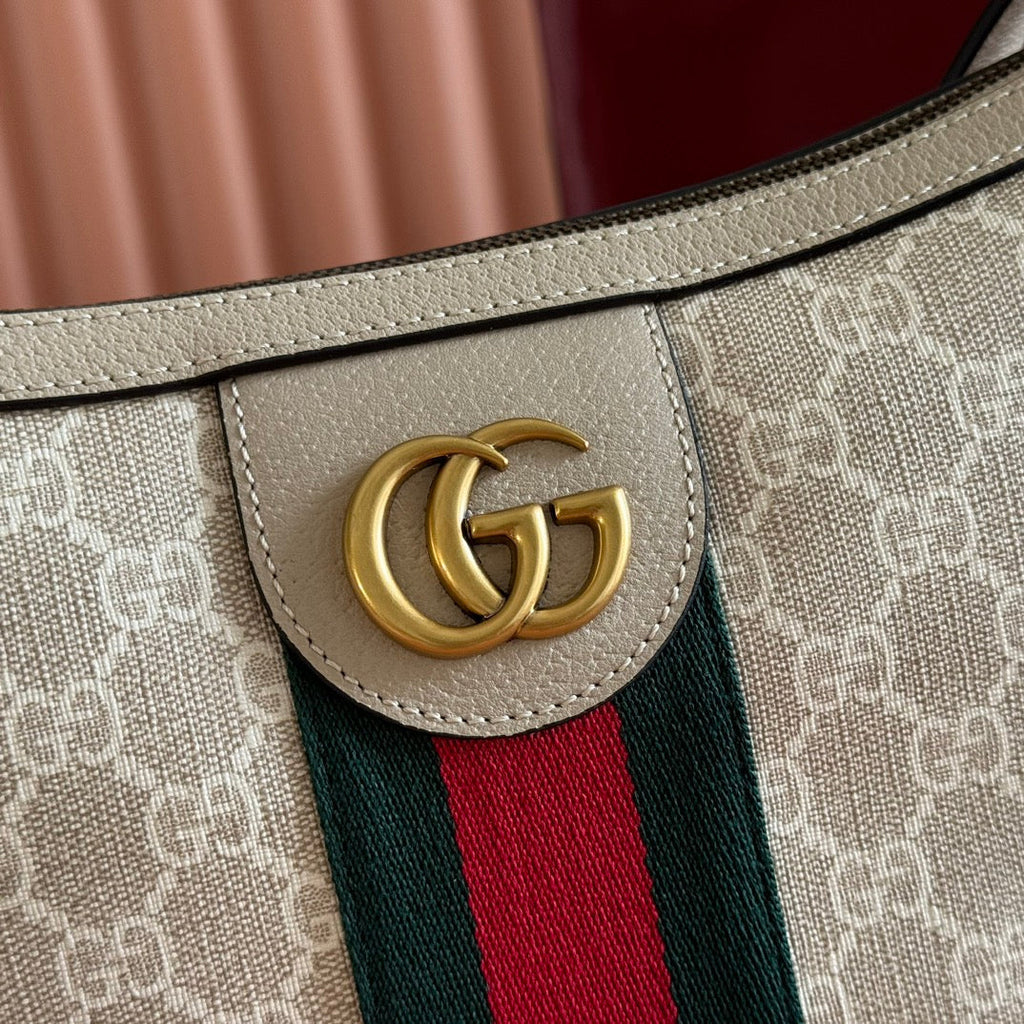 GUCCI 25S EPILOGUE BAG 30 IN BEIGE AND WHITE CALFSKIN