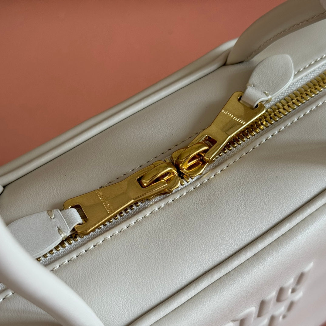 MIUMIU 26S BEAU TOP HANDLE BAG 29 IN WHITE CALFSKIN GOLD HARDWARE