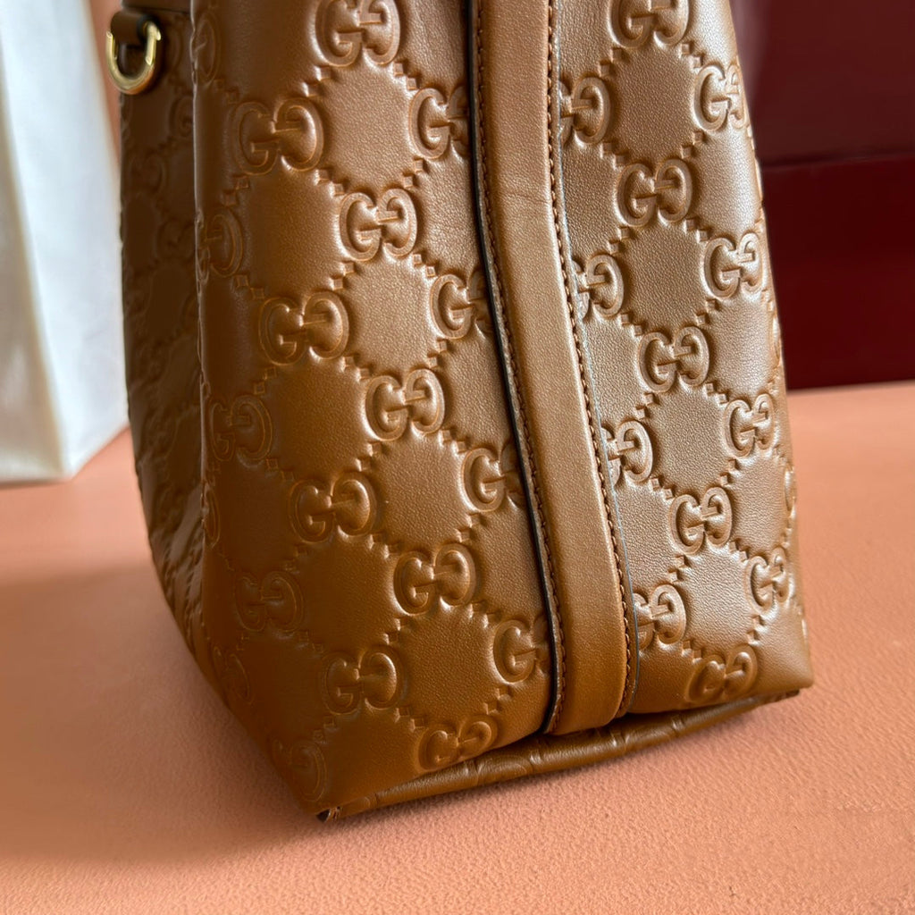 GUCCI 26S HAND BAG 19 IN BROWN CALFSKIN WITH MONOGRAM PATTERN