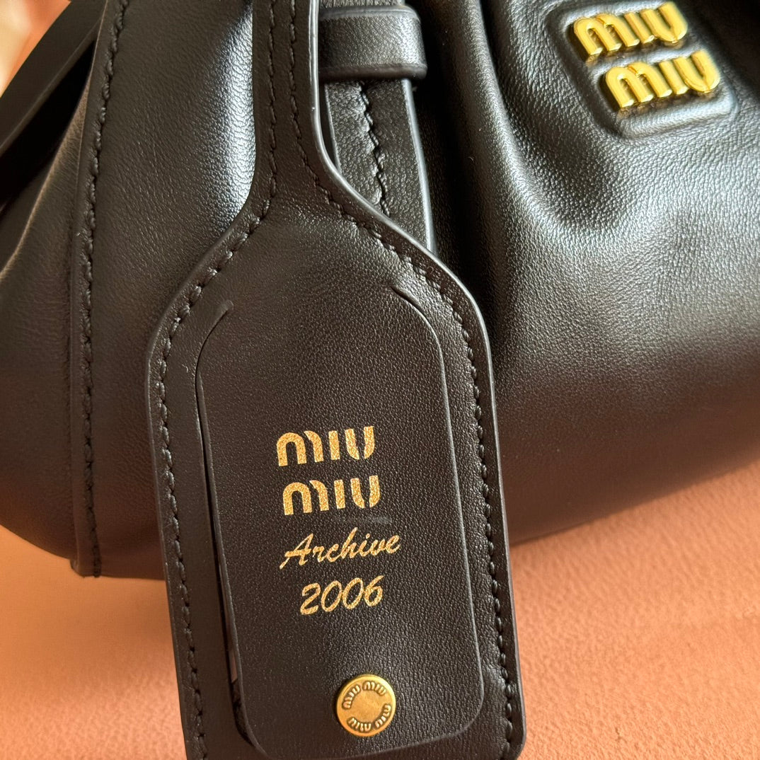 MIUMIU 26S JOIE HAND BAG 22 IN BLACK SHINY LAMBSKIN GOLD HARDWARE