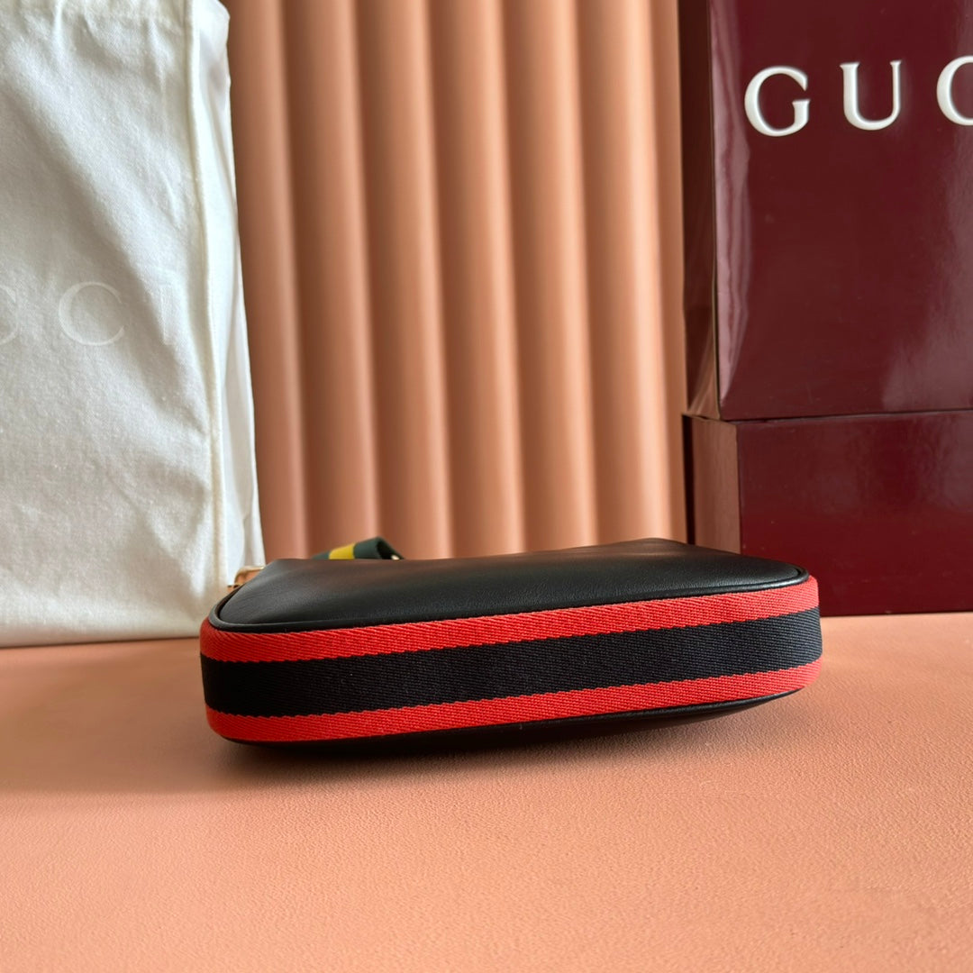 GUCCI 26S ATTACHE SHOULDER BAG 23 IN BLACK CALFSKIN