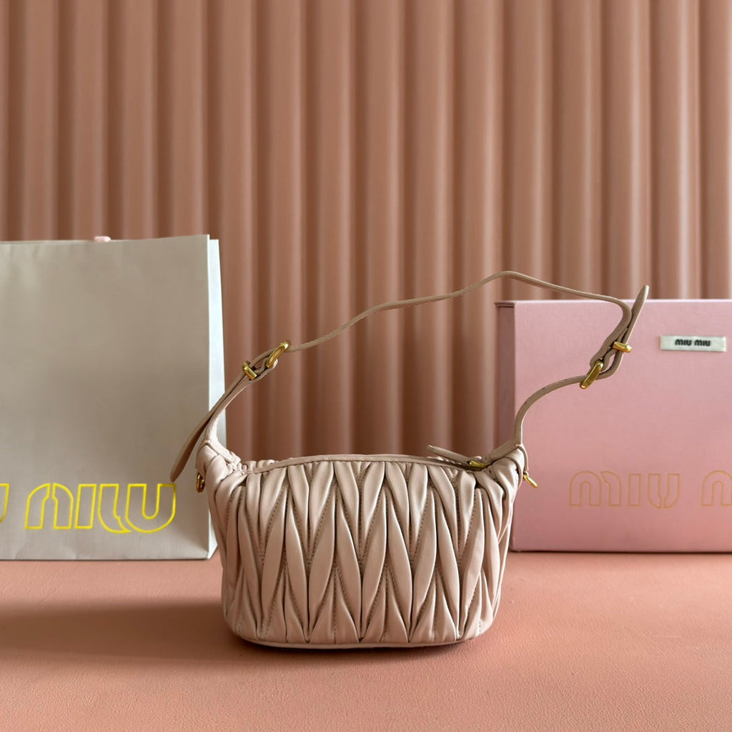 MIUMIU 26S POUCH BAG 15 IN LIGHT PINK CALFSKIN GOLD HARDWARE