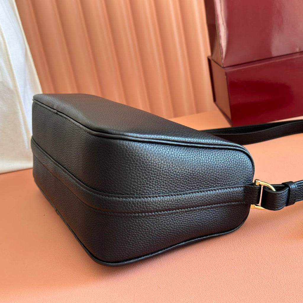 GUCCI 26S SHOULDER BAG 31 IN BLACK CALFSKIN