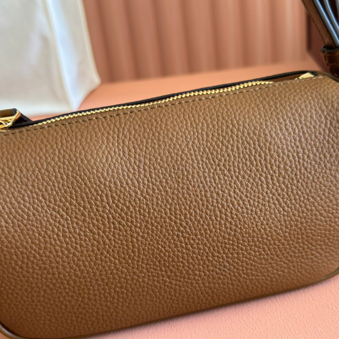 GUCCI 26S SHOULDER BAG 19 IN BROWN CALFSKIN