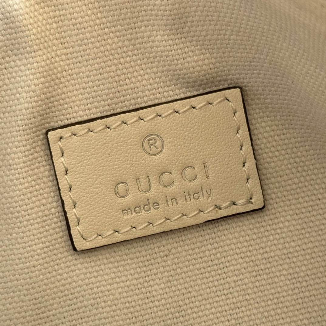 GUCCI 26S SHOULDER BAG 19 IN WHITE CALFSKIN