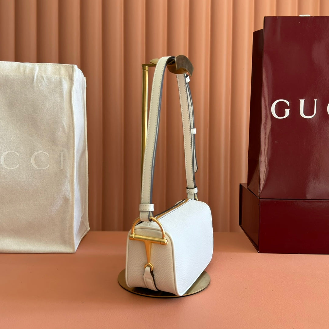 GUCCI 26S SHOULDER BAG 19 IN WHITE CALFSKIN