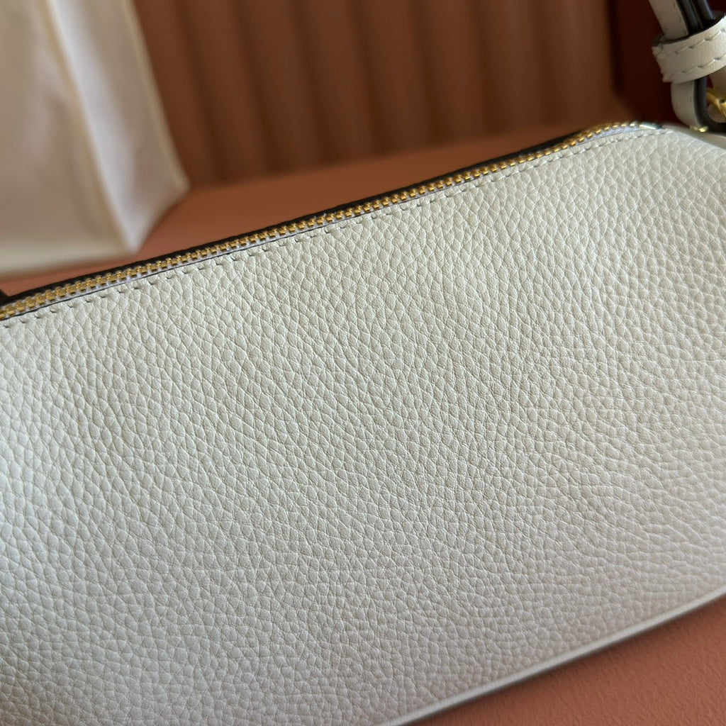 GUCCI 26S SHOULDER BAG 19 IN WHITE CALFSKIN