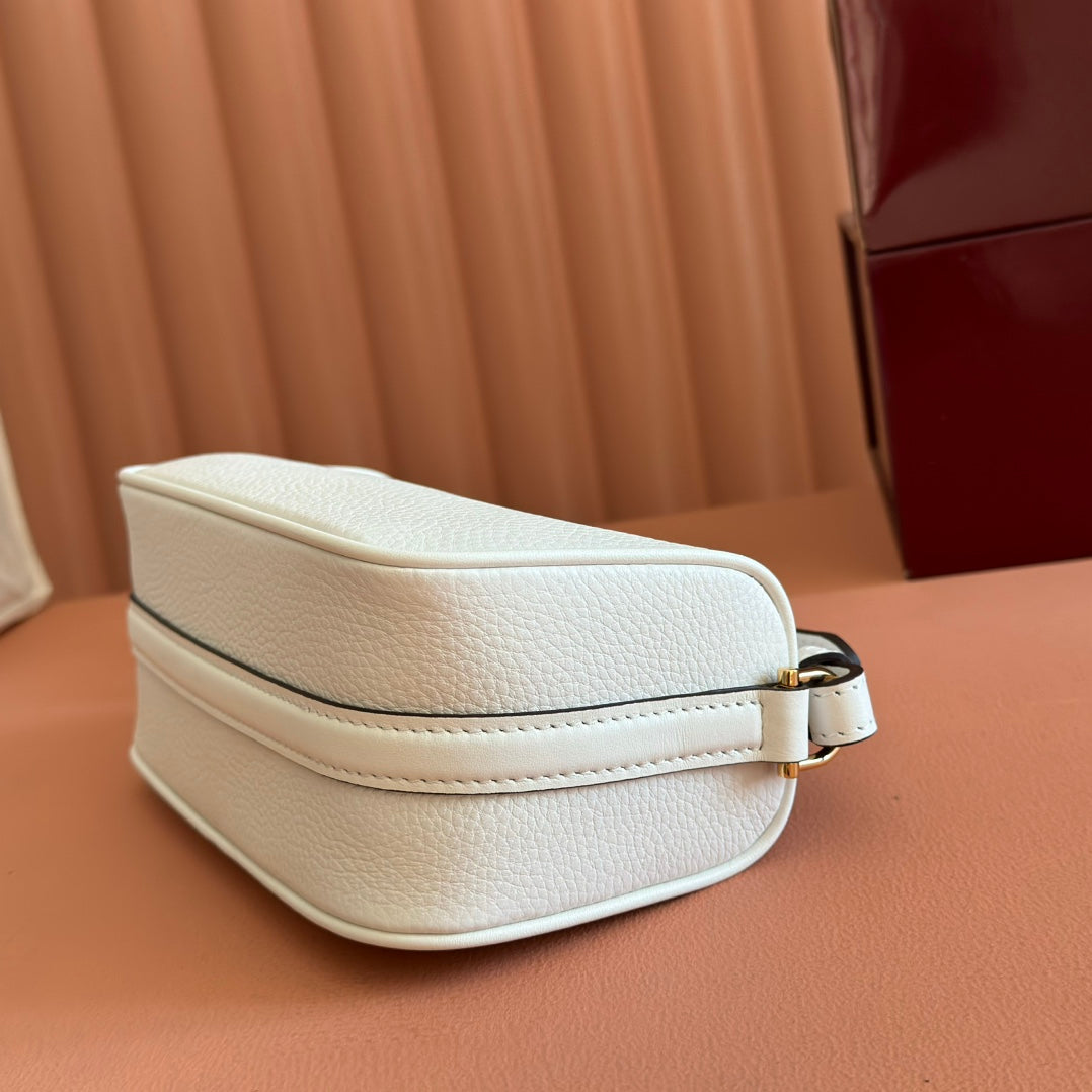 GUCCI 26S SHOULDER BAG 19 IN WHITE CALFSKIN