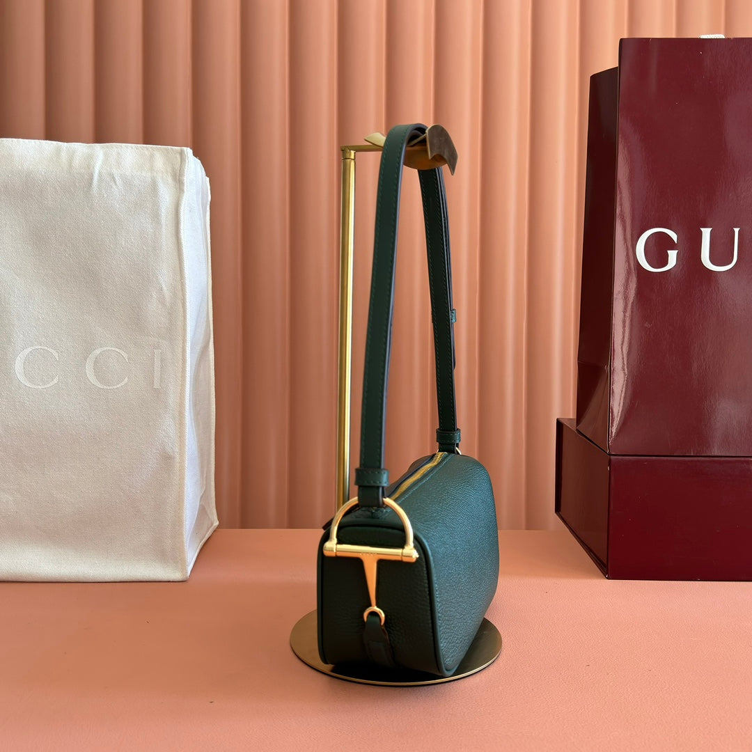 GUCCI 26S SHOULDER BAG 19 IN DARK GREEN CALFSKIN