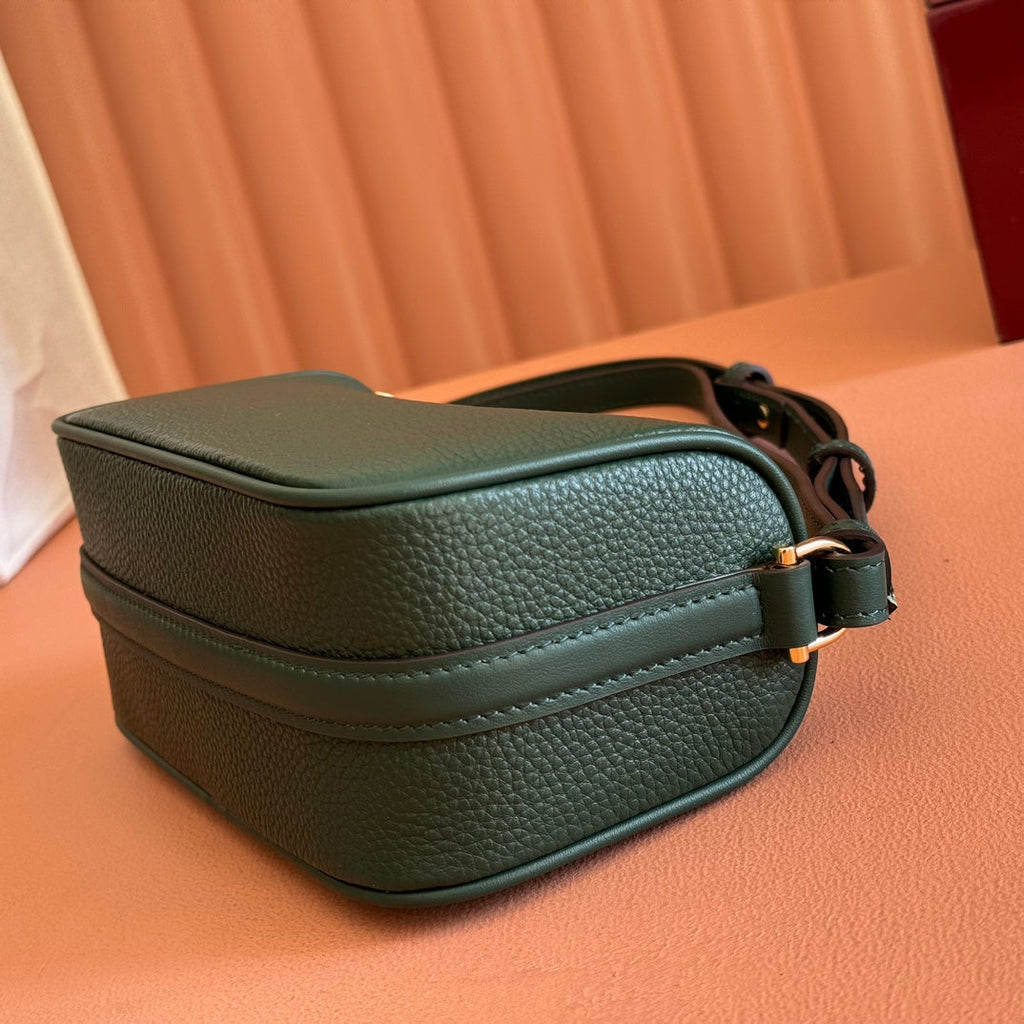 GUCCI 26S SHOULDER BAG 19 IN DARK GREEN CALFSKIN