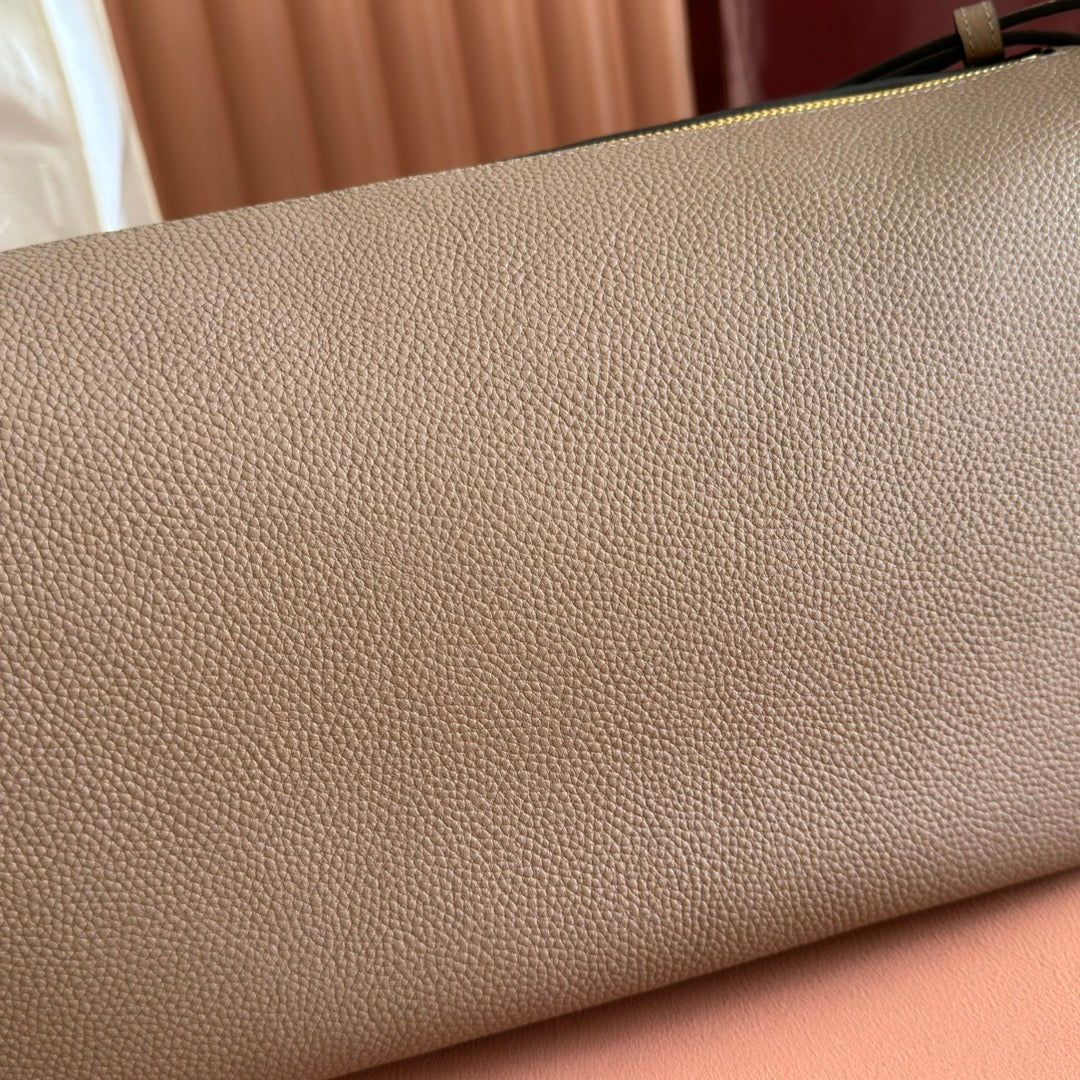 GUCCI 26S SHOULDER BAG 38 IN LIGHT BROWN CALFSKIN