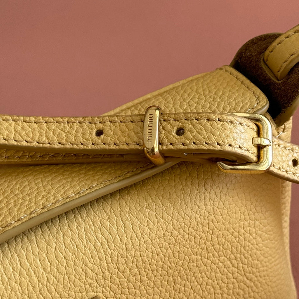 MIUMIU 26S POUCH BAG 18 IN YELLOW CALFSKIN GOLD HARDWARE