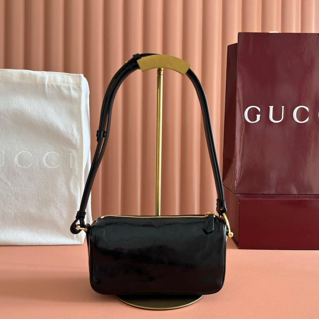 GUCCI 26S SHOULDER BAG 19 IN BLACK SHINY CALFSKIN