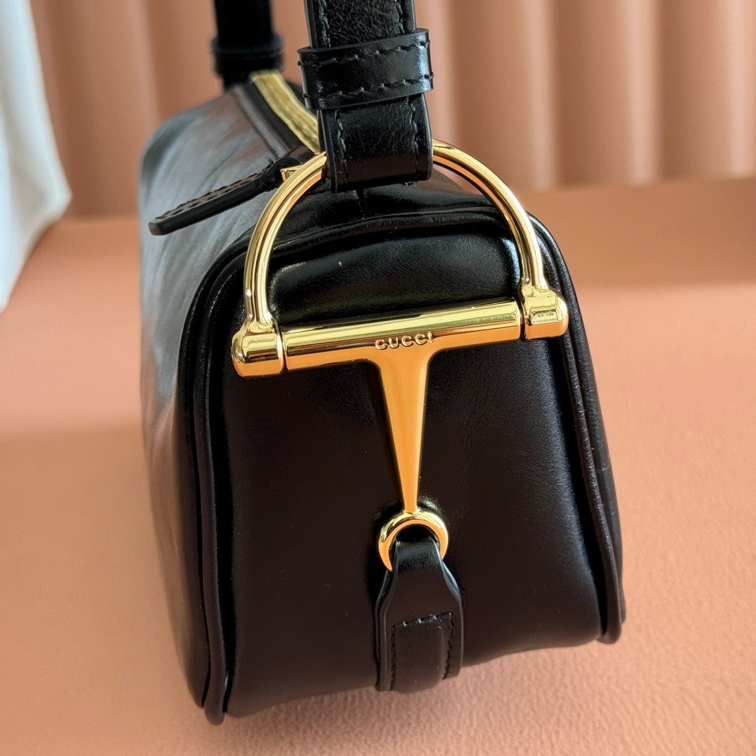 GUCCI 26S SHOULDER BAG 19 IN BLACK SHINY CALFSKIN