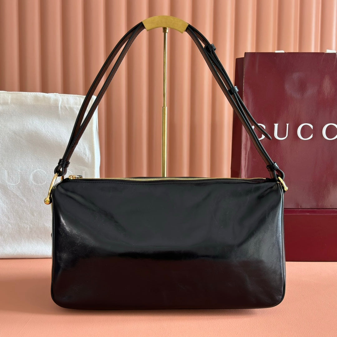 GUCCI 26S SHOULDER BAG 38 IN BLACK SHINY CALFSKIN