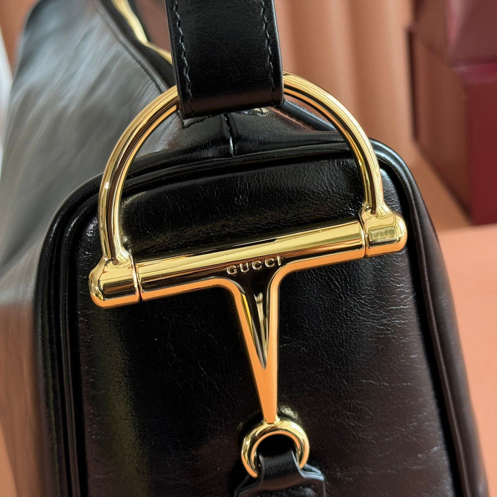 GUCCI 26S SHOULDER BAG 38 IN BLACK SHINY CALFSKIN