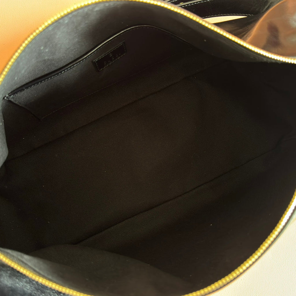 GUCCI 26S SHOULDER BAG 38 IN BLACK SHINY CALFSKIN