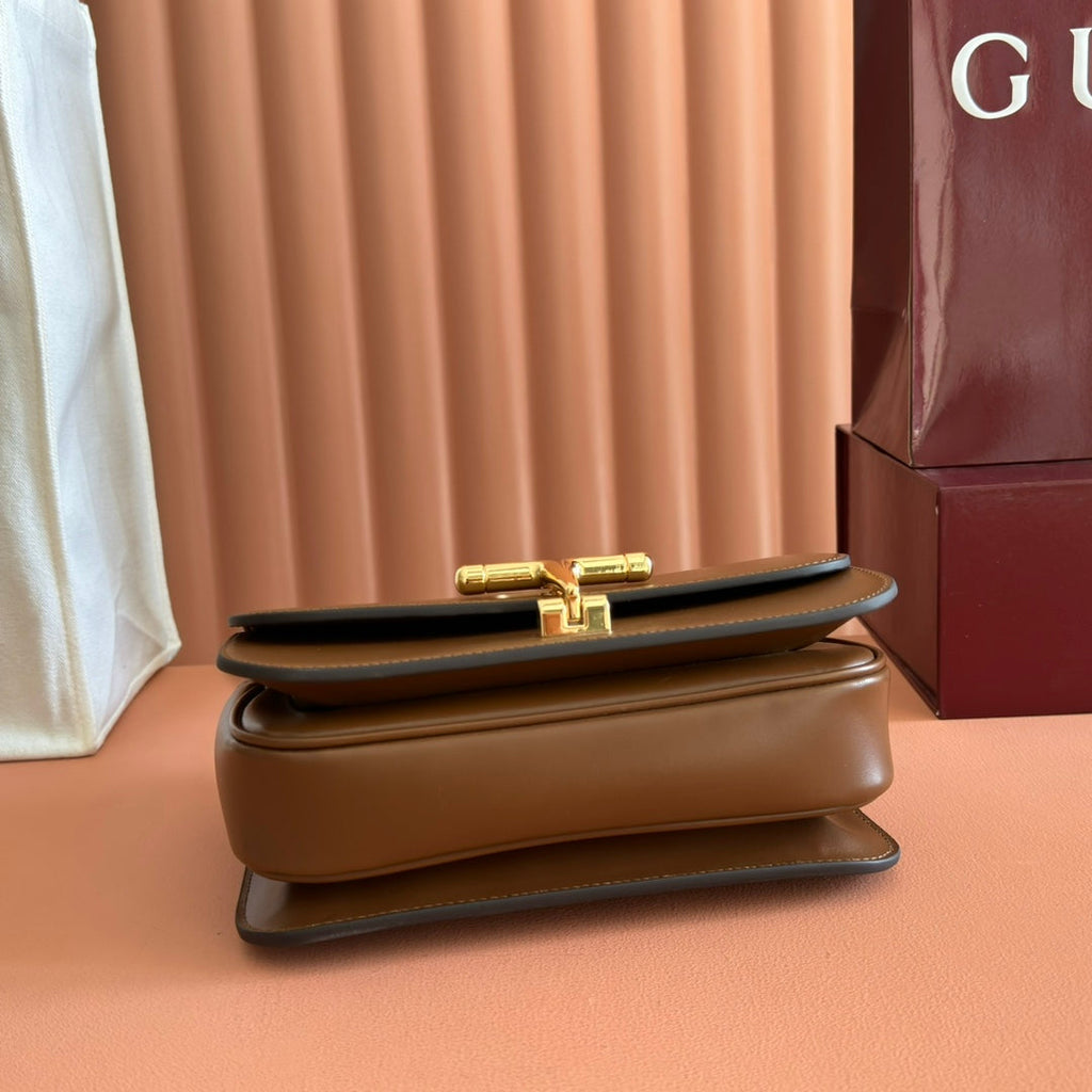 GUCCI 26S SIENA SHOULDER BAG 22 IN BROWN CALFSKIN