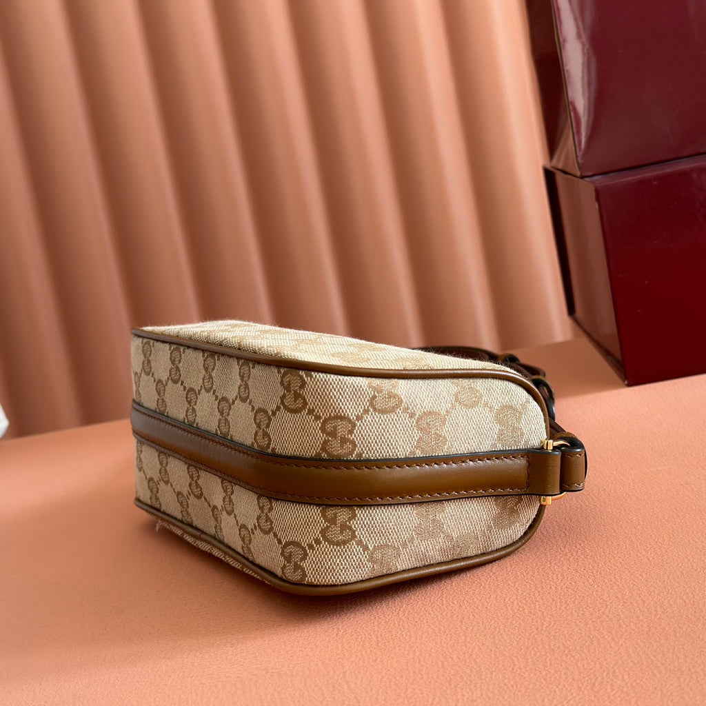 GUCCI 26S SHOULDER BAG 19 IN WARM BEIGE AND BROWN CANVAS