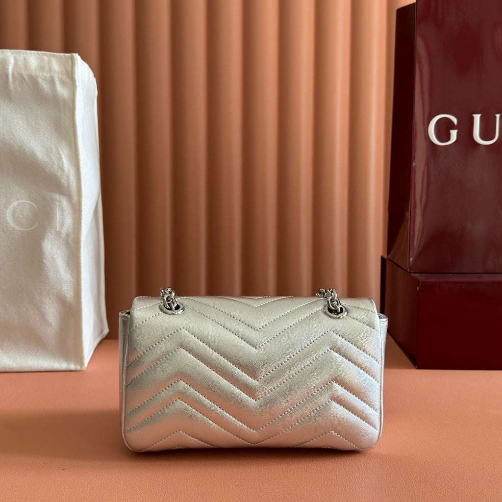 GUCCI 26S  MARMONT BAG 22 IN SILVER LAMBSKIN