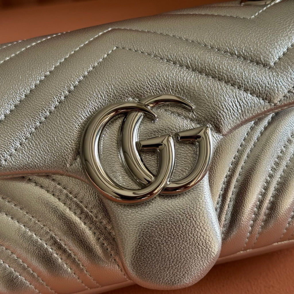 GUCCI 26S  MARMONT BAG 22 IN SILVER LAMBSKIN