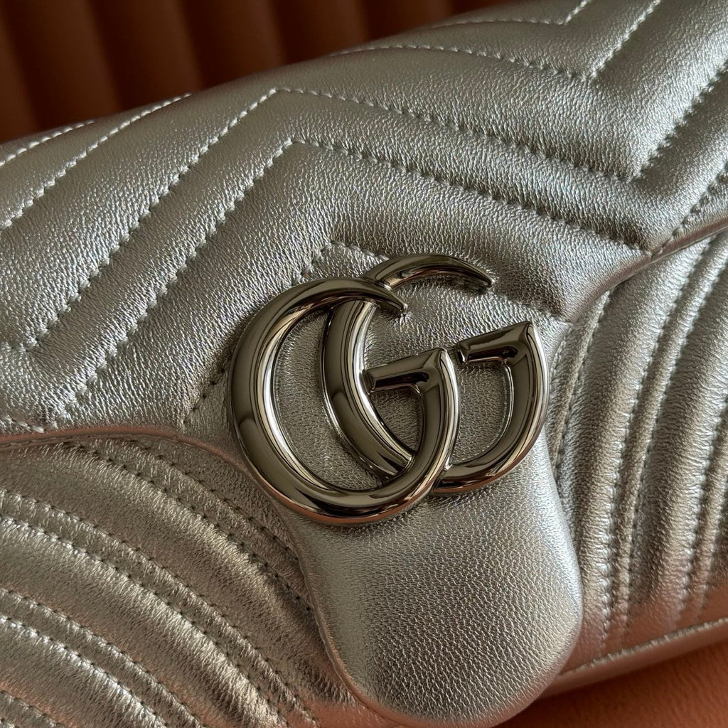GUCCI 26S  MARMONT BAG 26 IN SILVER LAMBSKIN