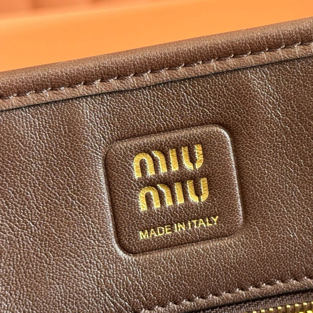MIUMIU 26S BORSA AVENTURE BAG 30 IN DARK BROWN CALFSKIN GOLD HARDWARE