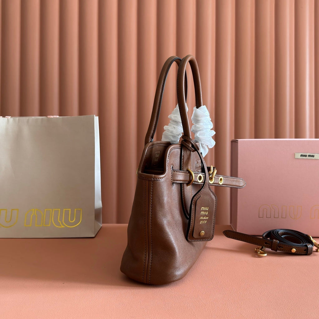 MIUMIU 26S BORSA AVENTURE BAG 30 IN TAN BROWN CALFSKIN GOLD HARDWARE