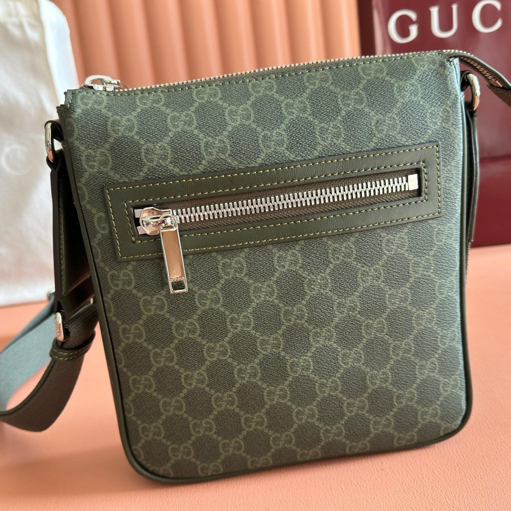 GUCCI 26S SUPREME MESSENGER BAG 23 IN MOSS GREEN CANVAS