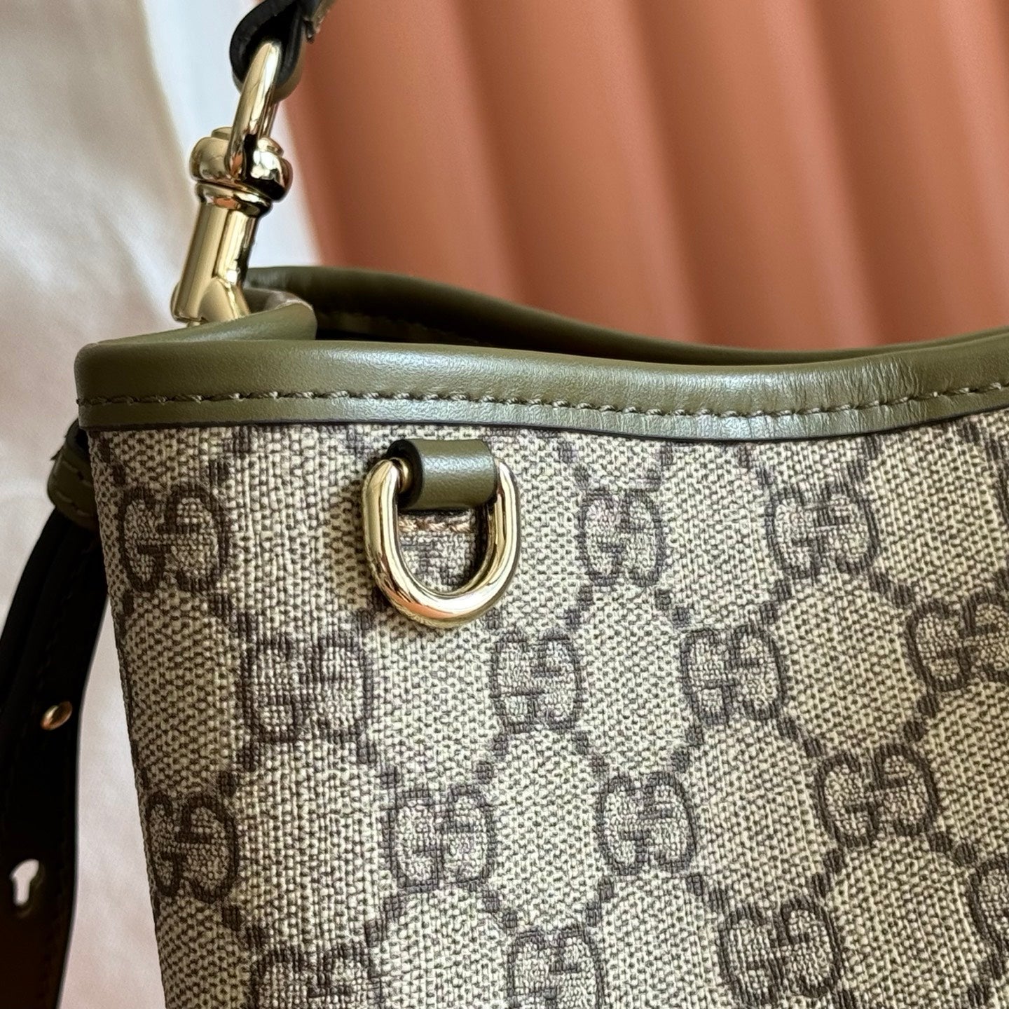 GUCCI 26S HAND BAG 25 IN DARK BEIGE AND MOSS GREEN CANVAS
