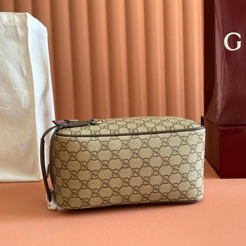 GUCCI 26S  TOILETRY CASE 28 IN DARK BEIGE AND BROWN CANVAS