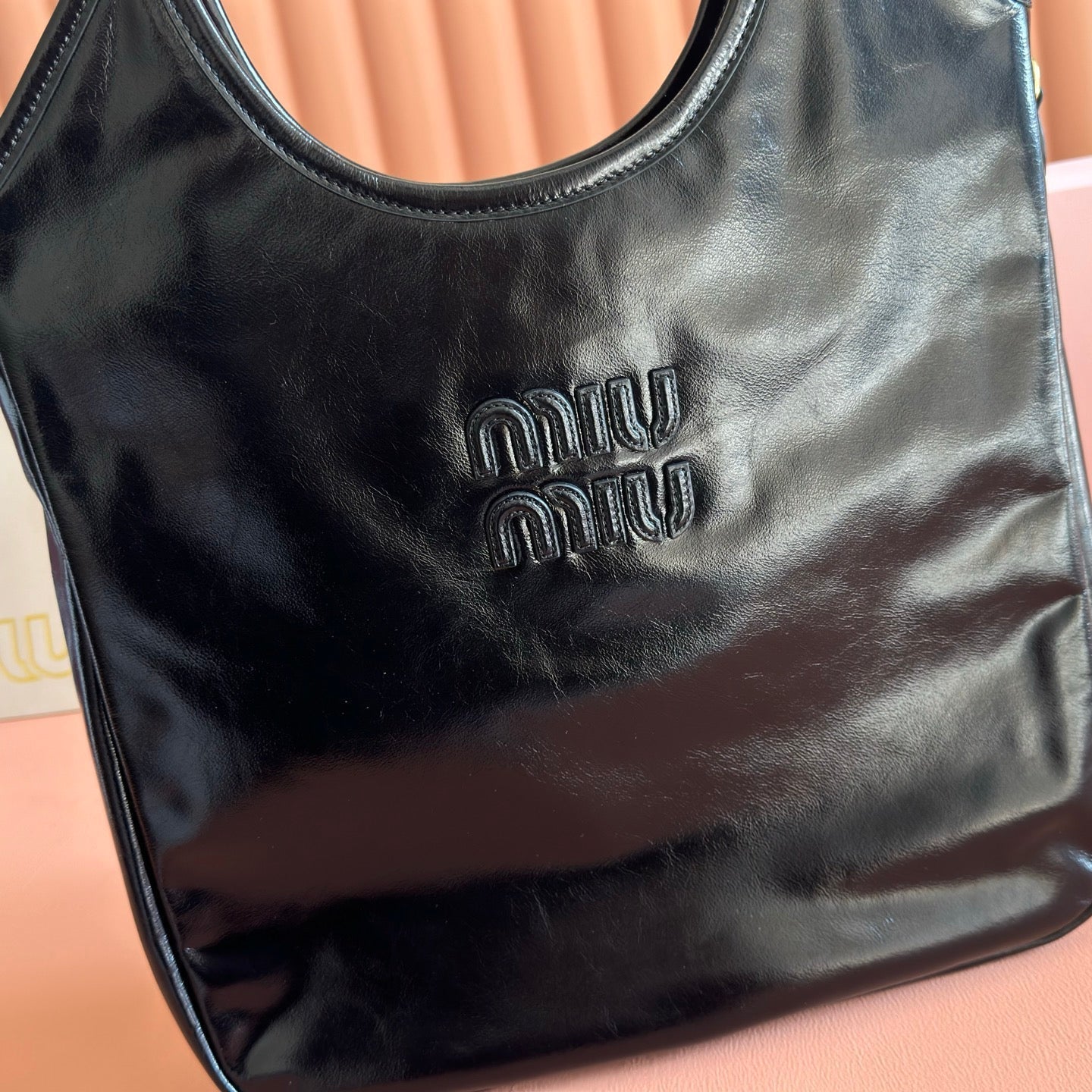 MIUMIU 26S IVY 40 TOTE IN BLACK PATENT CALFSKIN