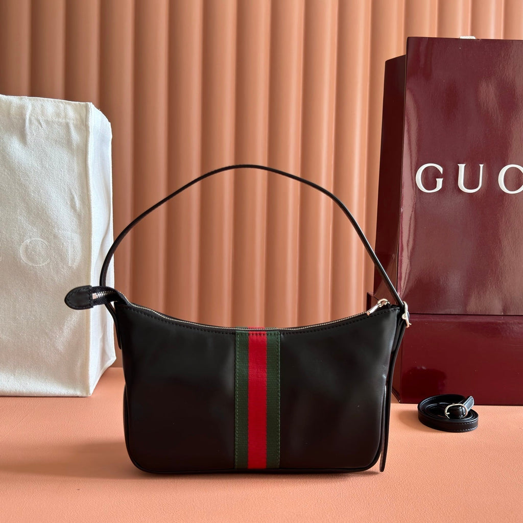 GUCCI 26S LUNETTA SHOULDER BAG 22 IN BLACK CALFSKIN