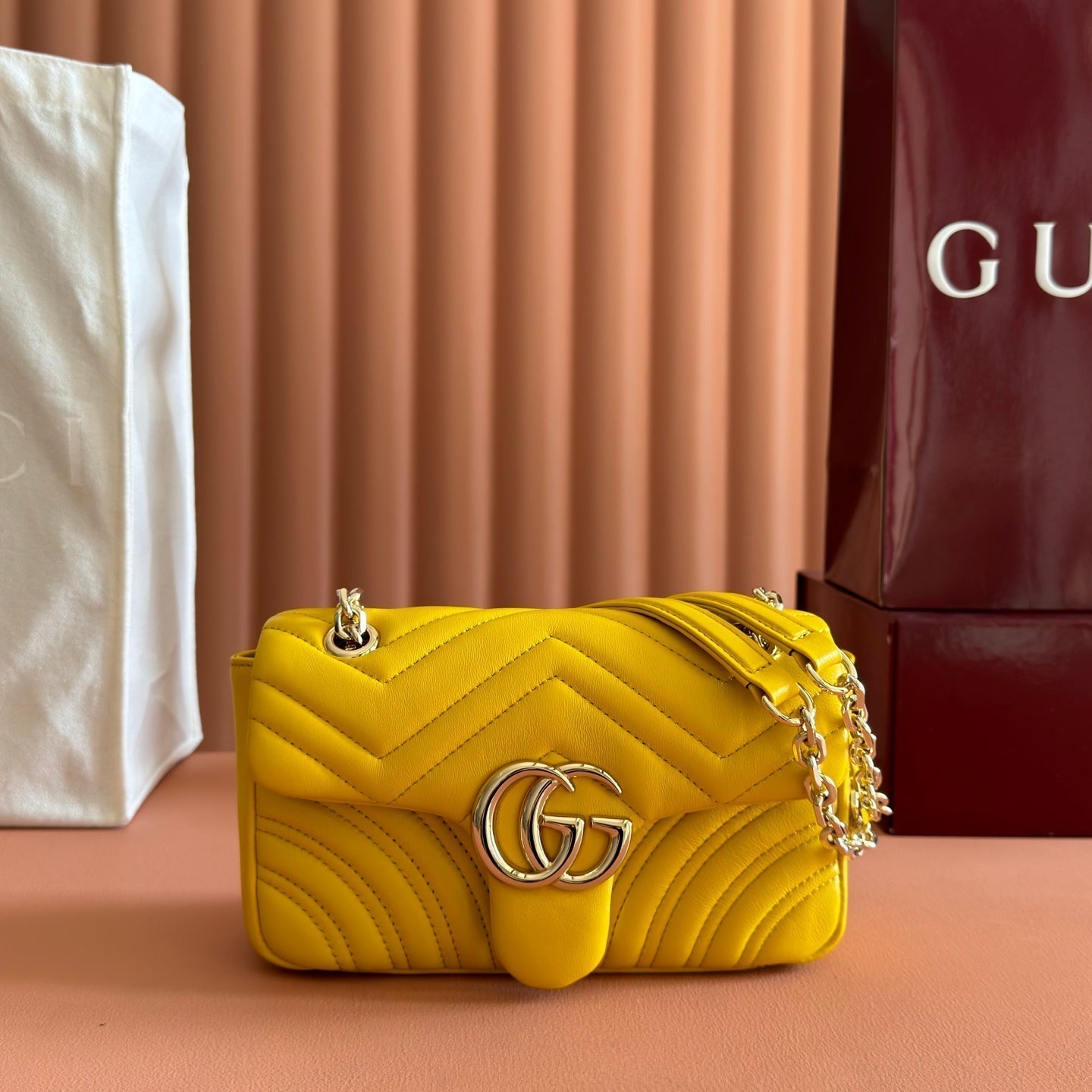 GUCCI 26S  MARMONT BAG 22 IN YELLOW LAMBSKIN