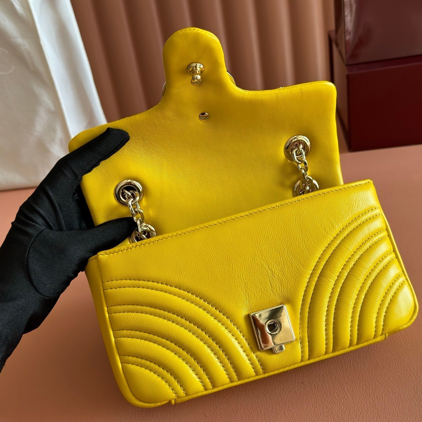 GUCCI 26S  MARMONT BAG 22 IN YELLOW LAMBSKIN